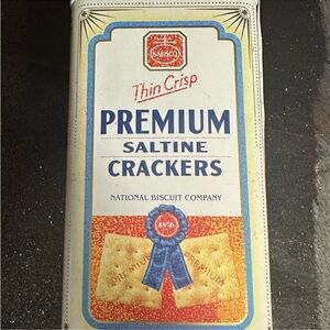 Premium Saltine Crackers Tin